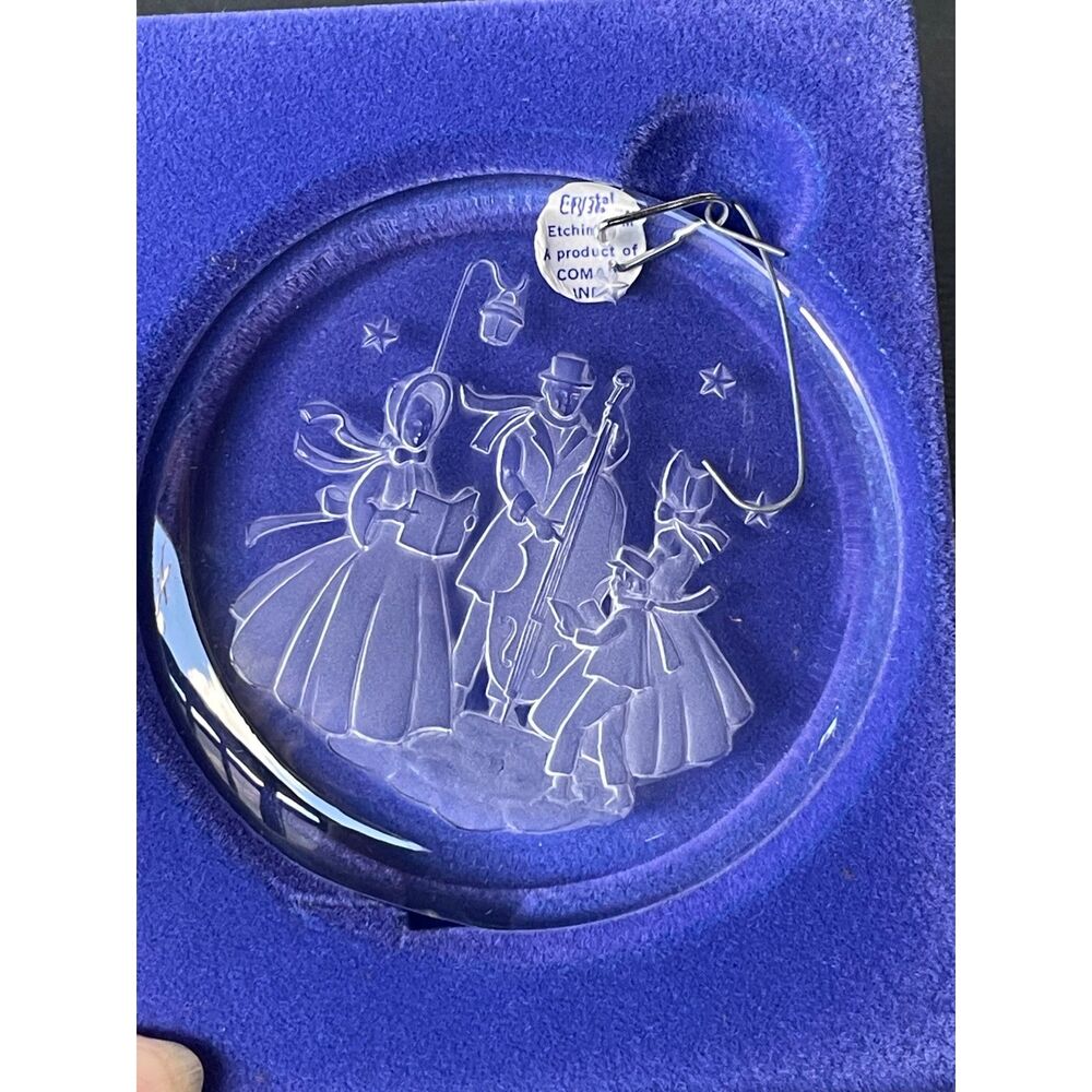 Vintage 1977 Comar Crystal Etchings Christmas Carolers Ornament w/ Box